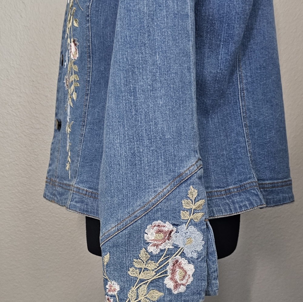 Embroidered Floral Denim Jacket Jean Jacket Size Small - Picture 5 of 9